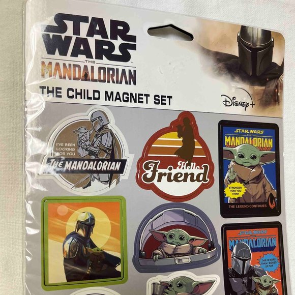 Disney Star Wars The Mandalorian Baby Yoda Child Magnet Set 8 Pieces NEW - Picture 1 of 2